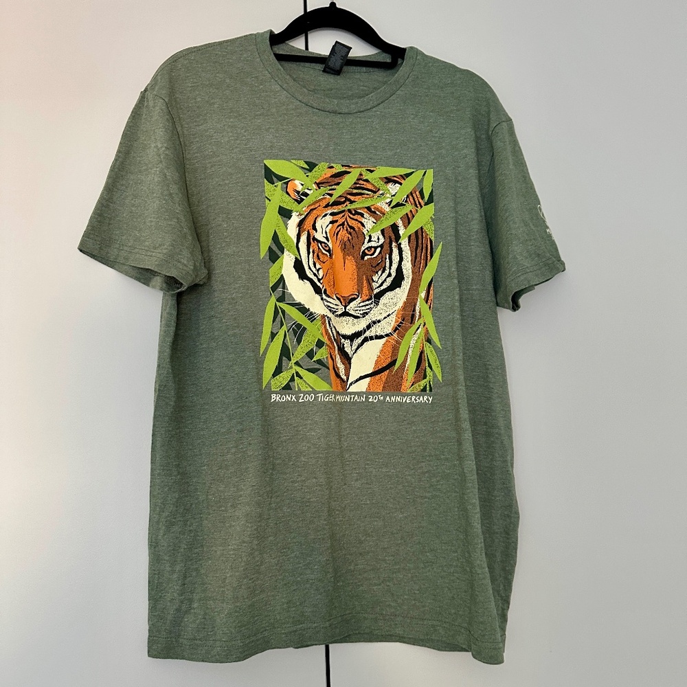 NEW - Bronx Zoo 20th Anniversary Tiger T-Shirt Size M